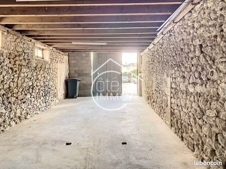 parking/box 4 pièces 116 m²