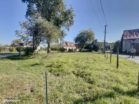 terrain 640 m² cheillé