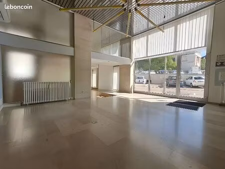 local commercial 81 m² chaumont