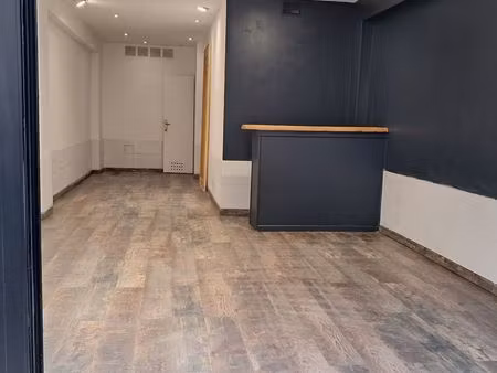 magnifique locaux etat neuf avec acces parking voiture