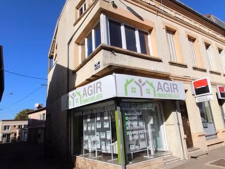 local commercial axe passant et principal