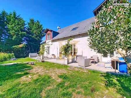 maison 9 pièces 245 m²