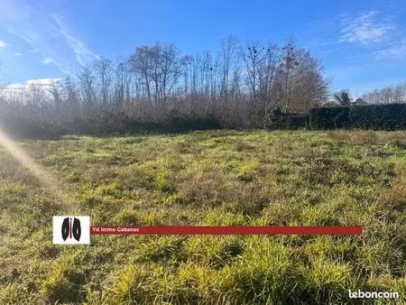 terrain 730 m² landiras