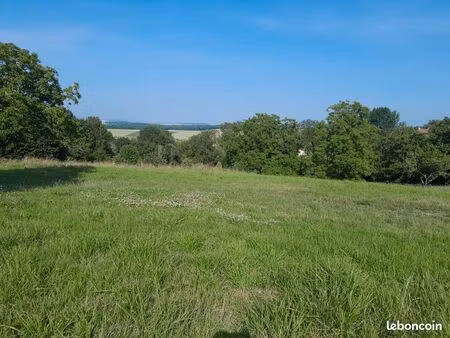 terrains entièrement viabilisés de 810m²