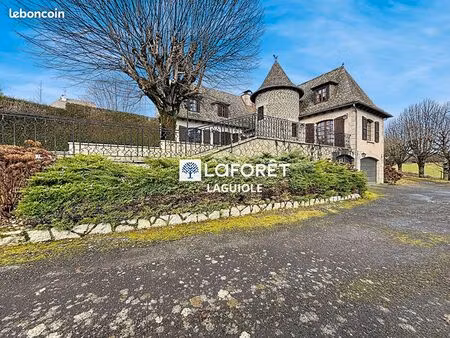 propriété 2 pièces 211 m²