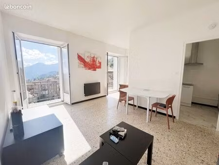 grand t2 avec terrasse à vénaco (à 10 min de corté)