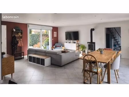 maison 155 m² avec piscine – à 5 min de chinon