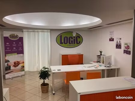 a louer: local commercial / bureau / agence 80m2