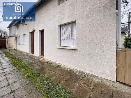 maison 6 pièces 140 m²