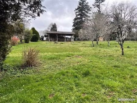 terrain 2035 m² chamboulive