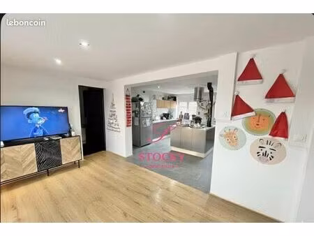 pavillon 6 pièces 156 m²