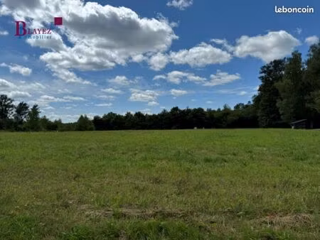 terrain 1996 m² laval-sur-luzège