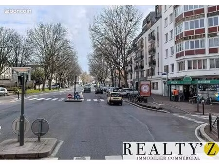 local commercial 82 m²