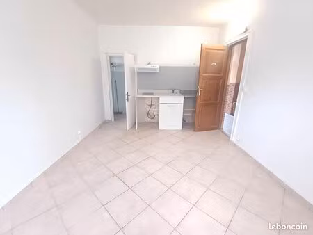 studio 1 pièce 19 m²