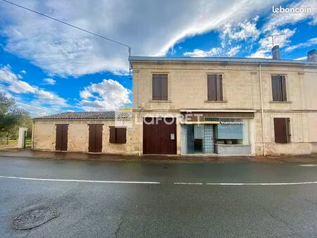 maison 9 pièces 238 m²