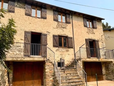 à vendre - maison en pierre divisée en 2 appartements avec garages - cerdagne