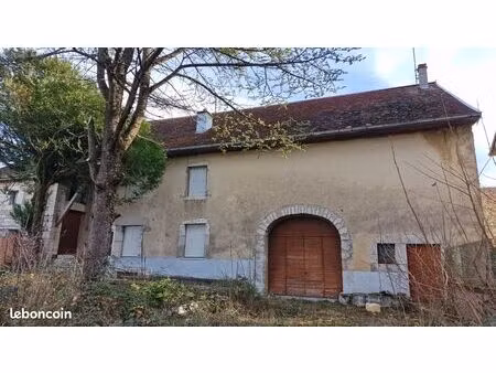 maison en pierre à rénover – 137 m² – fort potentiel
