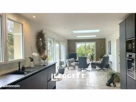 maison 16 pièces 253 m²