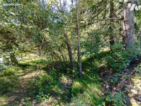 terrain 665 m² seyne