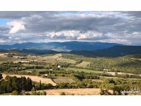 terrain avec petit cabanon le jas