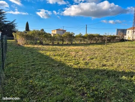 très beau terrain plat proximité aix-en-provence