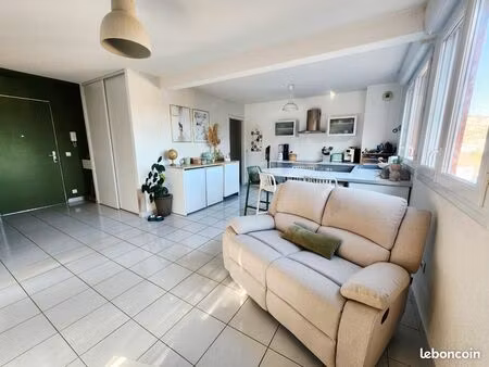 appartement t3 – 62 m² – dernier étage – garage fermé