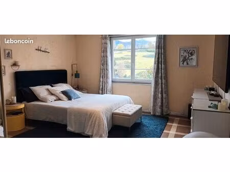 maison de 180 m2 avec terrasses et jardin