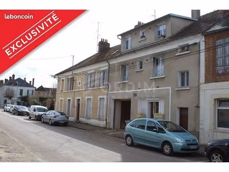 immeuble 19 pièces 250 m²