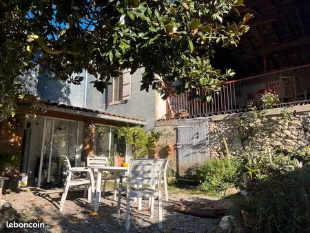 maison 130m² avec cour et grange