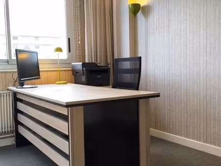 bureau équipé - 12 m²