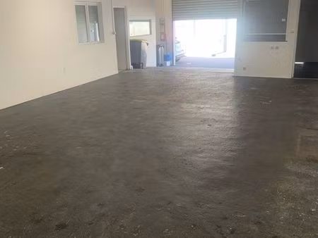 local commercial 170m2 sens centre