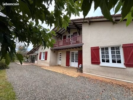 maison 5 pièces 217 m²