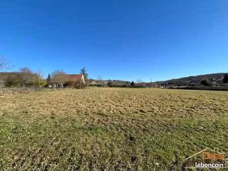 terrain 2 100 m² saint julien de lampon