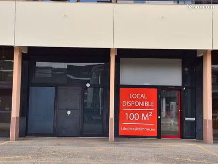 a vendre murs local commercial 100 m2 exploitable pour 1 ou 2 activités distinctes emplace