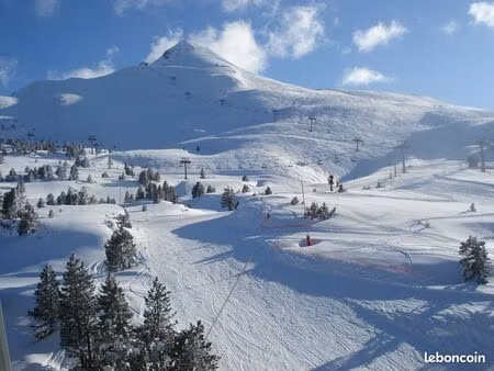 avec vue sur les pistes et sur le pic d’annie appartement situé au 5ème et dernier étage d
