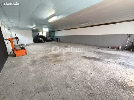 bureau 210 m²