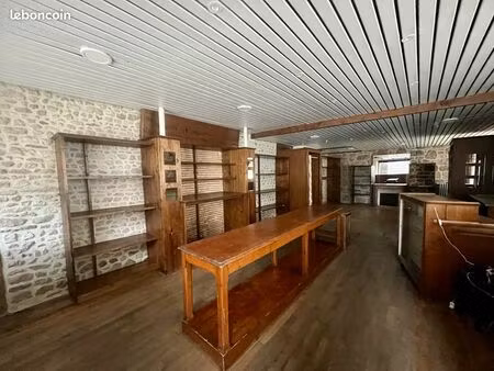 local commercial 65 m² égletons