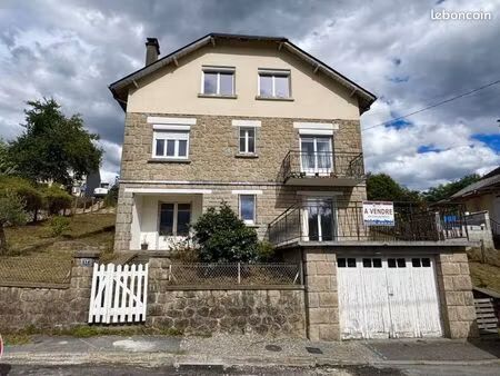 maison 8 pièces 136 m²