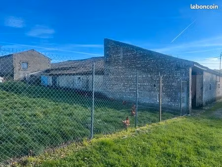 maison 4 pièces 550 m²