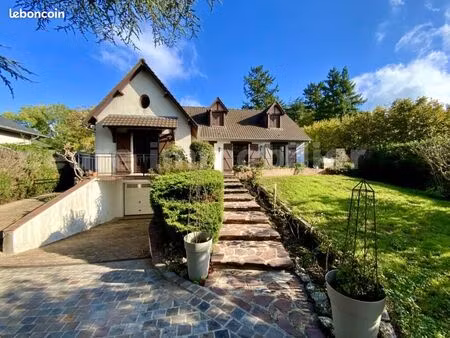 maison 7 pièces 185 m²