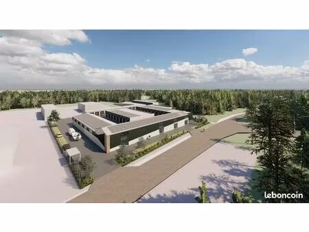 garage / parking / box 30m² avec électricité