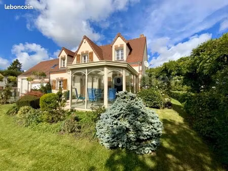 maison 7 pièces 196 m²