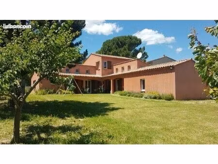 villa location forcalquier