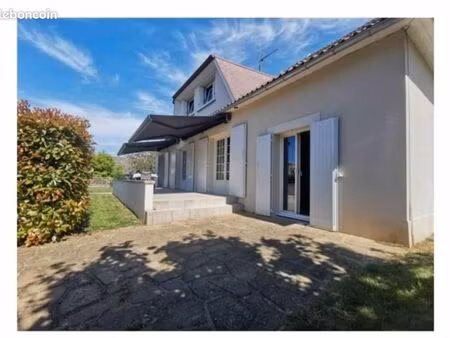 a vendre jolie maison de campagne 28150 à 190000