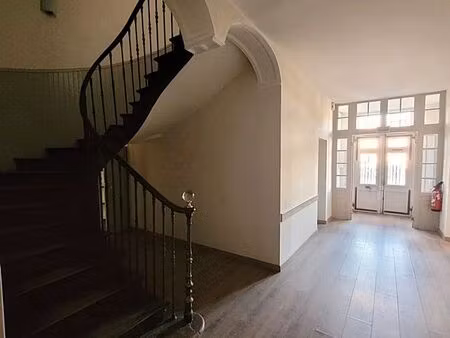 immeuble 10 pièces 393 m²