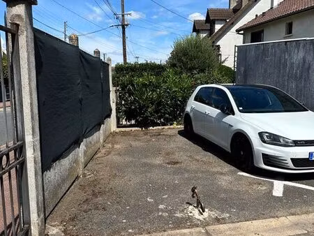 parking moto voiture