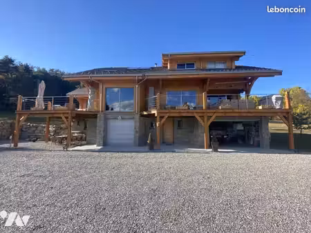 maison 5 pièces 226 m²