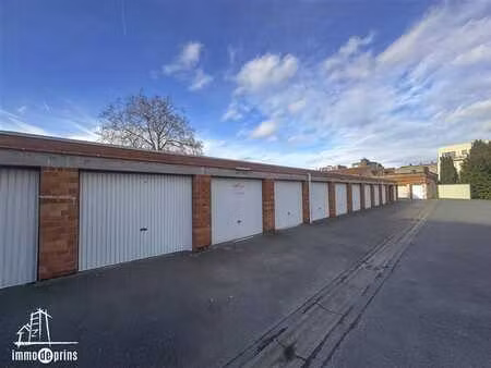 12 garages opbrengsteigendom