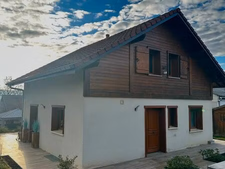 maison familiale 5 pièces 105 m² avec sous-sol  terrasses et jardin à viuz-en-sallaz