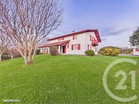 maison 8 pièces 278 m²